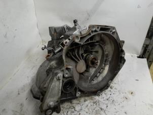 Gebruikte Versnellingsbak Opel Corsa D 1.0 Prijs € 210,00 Margeregeling aangeboden door Reclycar De Boer BV