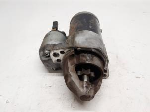 Gebruikte Startmotor Peugeot 4007 (VU/VV) 2.4 16V Prijs € 36,75 Margeregeling aangeboden door Reclycar De Boer BV