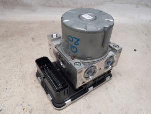 Gebruikte ABS Pomp Audi Q2 (GAB/GAG) 2.0 30 TDI 16V Prijs € 131,25 Margeregeling aangeboden door Reclycar De Boer BV