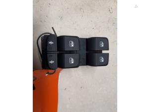 Gebruikte Ruit schakelaar elektrisch Audi Q2 (GAB/GAG) 2.0 30 TDI 16V Prijs € 26,25 Margeregeling aangeboden door Reclycar De Boer BV