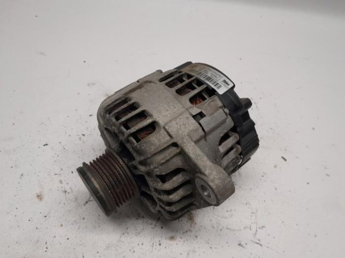 Gebruikte Dynamo Opel Insignia 2.0 CDTI 16V 130 Ecotec Prijs € 36,75 Margeregeling aangeboden door Reclycar De Boer BV