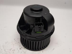 Gebruikte Aanjager Ford Mondeo IV Wagon 1.6 TDCi 16V Prijs € 36,75 Margeregeling aangeboden door Reclycar De Boer BV