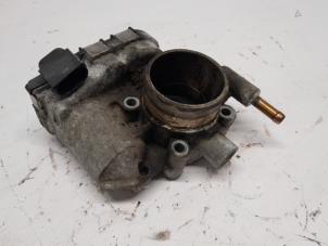 Gebruikte Gasklephuis Opel Corsa D 1.0 Prijs € 26,25 Margeregeling aangeboden door Reclycar De Boer BV