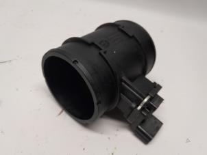 Gebruikte Luchthoeveelheidsmeter Opel Corsa E 1.0 SIDI Turbo 12V Prijs € 42,00 Margeregeling aangeboden door Reclycar De Boer BV