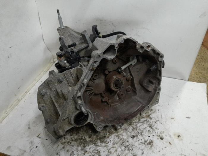 Gebruikte Versnellingsbak Renault Twingo III (AH) 1.0 SCe 75 12V Prijs € 472,50 Margeregeling aangeboden door Reclycar De Boer BV