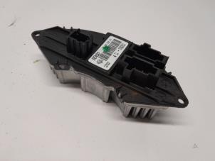 Gebruikte Kachel Weerstand Opel Corsa E 1.0 SIDI Turbo 12V Prijs € 36,75 Margeregeling aangeboden door Reclycar De Boer BV