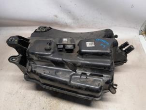 Gebruikte Adblue tank Skoda Octavia Combi (NXAC) 2.0 TDI GreenTec 16V Prijs € 315,00 Margeregeling aangeboden door Reclycar De Boer BV