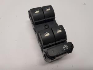 Gebruikte Schakelaar Elektrisch Raam Citroen C3 (SX/SW) 1.2 12V e-THP PureTech 110 Prijs € 31,50 Margeregeling aangeboden door Reclycar De Boer BV