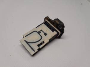 Gebruikte Luchthoeveelheidsmeter Renault Trafic (1FL/2FL/3FL/4FL) 1.6 dCi 95 Prijs € 63,00 Margeregeling aangeboden door Reclycar De Boer BV