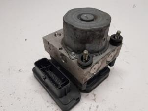 Gebruikte ABS Pomp Dacia Duster (SR) 1.6 16V Prijs € 210,00 Margeregeling aangeboden door Reclycar De Boer BV