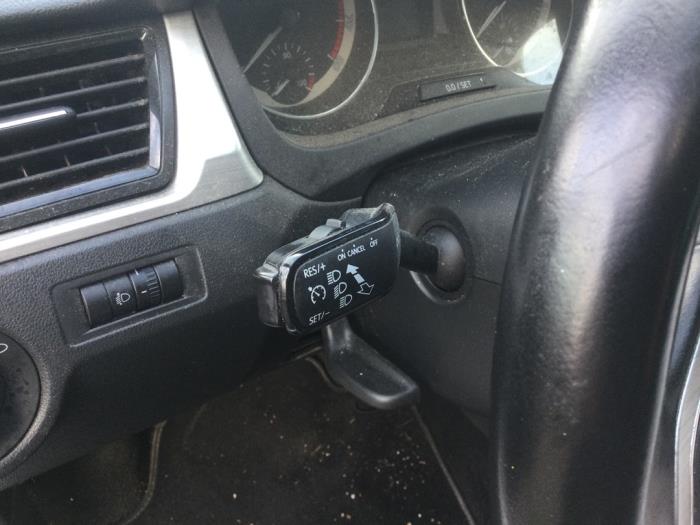 Combischakelaar Stuurkolom van een Skoda Rapid 1.2 TSI 16V 2015