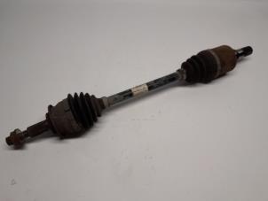 Gebruikte Aandrijfas links-voor Suzuki Swift (ZA/ZC/ZD1/2/3/9) 1.3 D 16V Prijs € 42,00 Margeregeling aangeboden door Reclycar De Boer BV