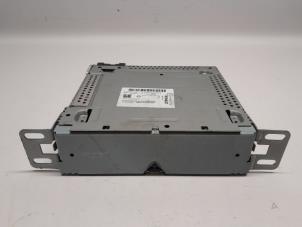 Gebruikte Radio Renault Captur (2R) 1.2 TCE 16V EDC Prijs € 78,75 Margeregeling aangeboden door Reclycar De Boer BV