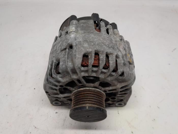 Gebruikte Dynamo Renault Laguna III Estate (KT) 2.0 16V Prijs € 47,25 Margeregeling aangeboden door Reclycar De Boer BV