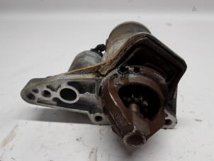 Gebruikte Startmotor Dacia Duster (SR) 1.6 16V Prijs € 52,50 Margeregeling aangeboden door Reclycar De Boer BV