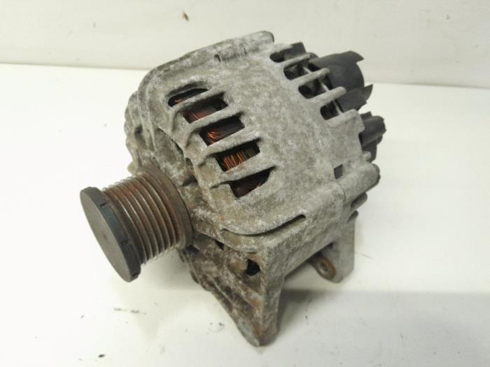 Gebruikte Dynamo Renault Megane III Grandtour (KZ) 1.2 16V TCE 115 Prijs € 78,75 Margeregeling aangeboden door Reclycar De Boer BV