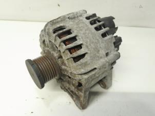 Gebruikte Alternator Renault Megane III Grandtour (KZ) 1.2 16V TCE 115 Prijs € 78,75 Margeregeling aangeboden door Reclycar De Boer BV