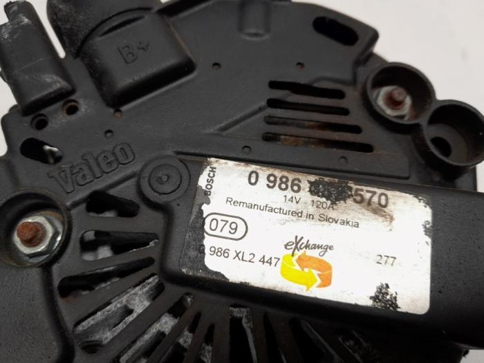 Dynamo van een Citroën C3 Picasso (SH) 1.4 16V VTI 95 2009