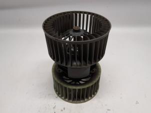 Gebruikte Chaufage Ventilatiemotor BMW 3 serie (E36/2C) 328i 24V Prijs € 42,00 Margeregeling aangeboden door Reclycar De Boer BV