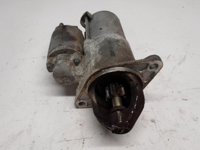Gebruikte Startmotor Opel Astra H SW (L35) 1.6 16V Twinport Prijs € 26,25 Margeregeling aangeboden door Reclycar De Boer BV