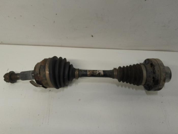 Gebruikte Steekas links-voor Volkswagen Touareg (7LA/7L6) 3.2 V6 24V Prijs € 29,40 Margeregeling aangeboden door Reclycar De Boer BV