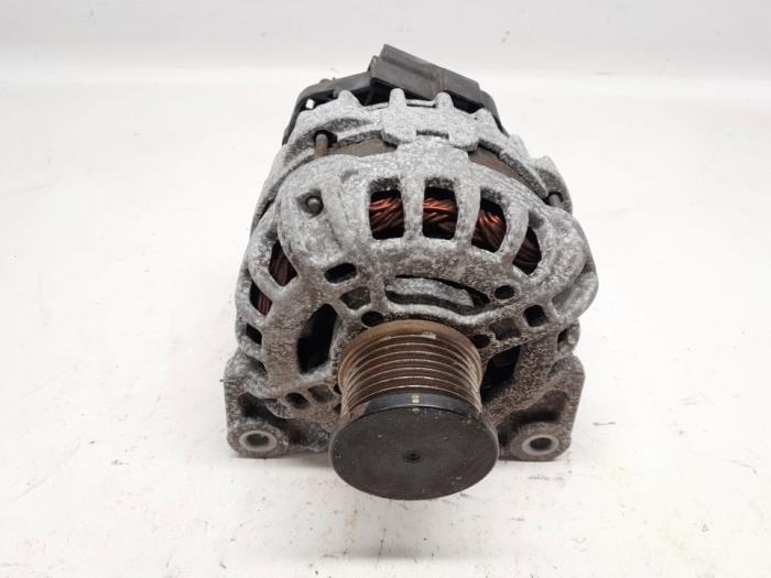 Gebruikte Dynamo Renault Clio IV (5R) 0.9 Energy TCE 90 12V Prijs € 36,75 Margeregeling aangeboden door Reclycar De Boer BV