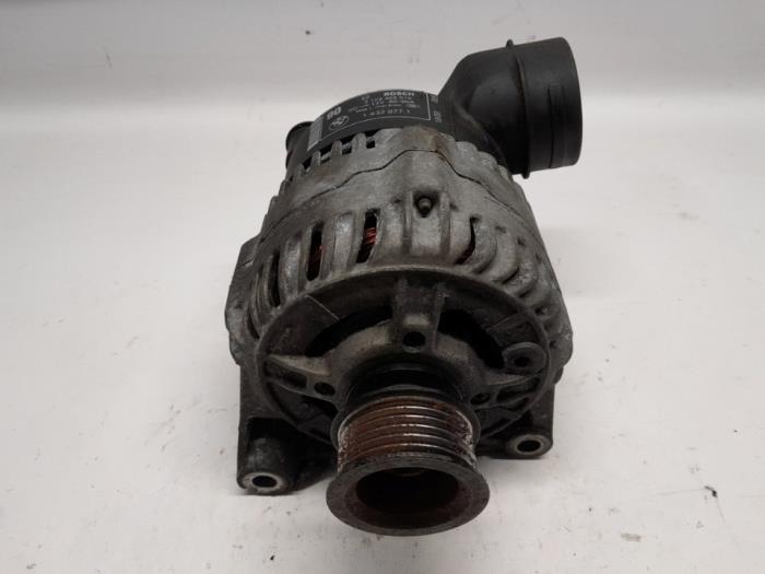Gebruikte Dynamo BMW 5 serie Touring (E39) 525i 24V Prijs € 131,25 Margeregeling aangeboden door Reclycar De Boer BV