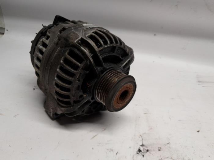 Gebruikte Dynamo Volvo V70 (SW) 2.4 T 20V Prijs € 42,00 Margeregeling aangeboden door Reclycar De Boer BV