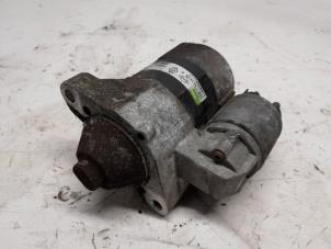 Gebruikte Startmotor Renault Clio III (BR/CR) 1.2 16V 75 Prijs op aanvraag aangeboden door Reclycar De Boer BV