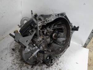 Gebruikte Versnellingsbak Peugeot 308 (4A/C) 1.6 VTI 16V Prijs € 315,00 Margeregeling aangeboden door Reclycar De Boer BV