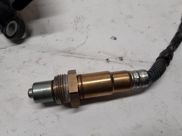Nox sensor van een Audi Q2 (GAB/GAG) 2.0 30 TDI 16V 2024