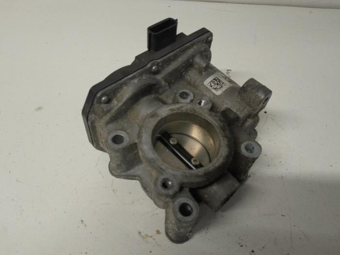 Gebruikte Gasklephuis Renault Clio IV Estate/Grandtour (7R) 0.9 Energy TCE 12V Prijs € 36,75 Margeregeling aangeboden door Reclycar De Boer BV