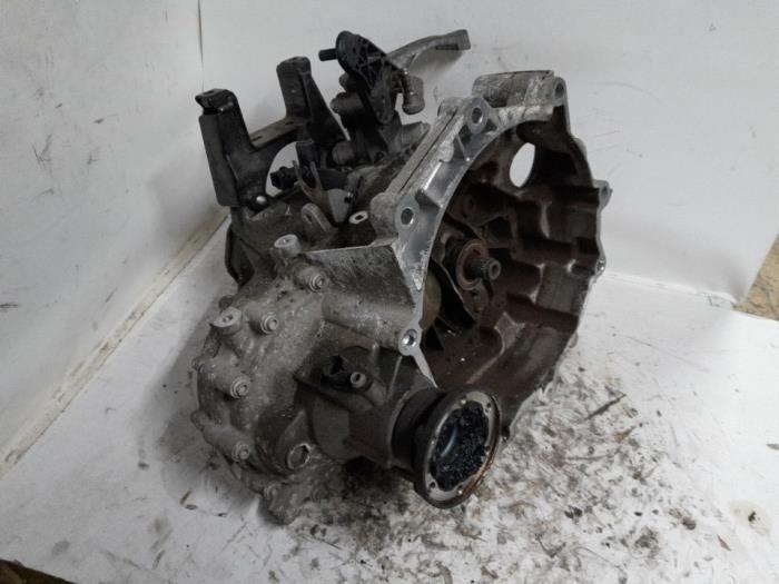 Gebruikte Versnellingsbak Volkswagen Polo IV (9N1/2/3) 1.2 Prijs € 262,50 Margeregeling aangeboden door Reclycar De Boer BV
