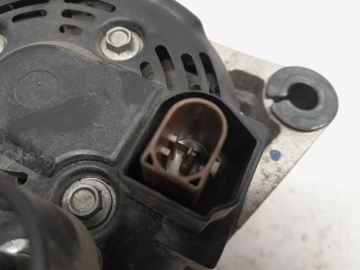 Dynamo van een Alfa Romeo Giulia (952) 2.2d 150 16V 2017