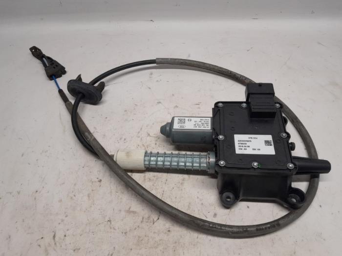 Gebruikte Handrem motor Peugeot 3008 I (0U/HU) 1.2 e-THP PureTech 130 Prijs € 208,95 Margeregeling aangeboden door Reclycar De Boer BV
