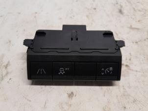 Gebruikte Schakelaar (diversen) Renault Megane E-Tech (RCB) 60 kWh Prijs op aanvraag aangeboden door Reclycar De Boer BV