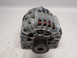 Gebruikte Dynamo Opel Vivaro 1.9 DTI 16V Prijs € 78,75 Margeregeling aangeboden door Reclycar De Boer BV