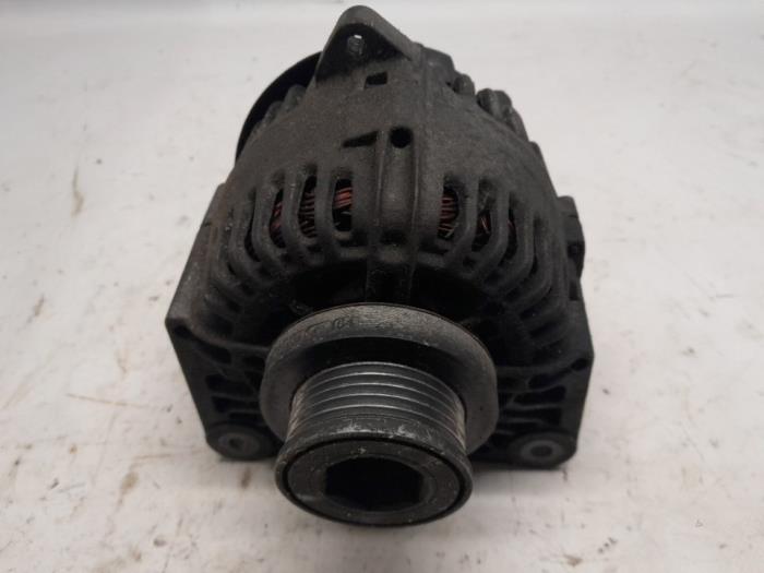 Gebruikte Dynamo Renault Megane II (BM/CM) 1.6 16V Prijs € 36,75 Margeregeling aangeboden door Reclycar De Boer BV