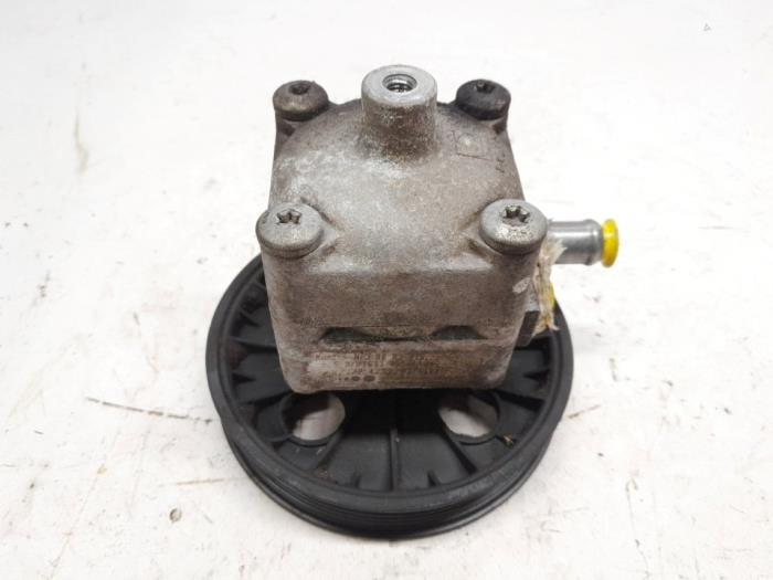 Gebruikte Servopomp Volvo S60 I (RS/HV) 2.4 D5 20V Prijs € 78,75 Margeregeling aangeboden door Reclycar De Boer BV