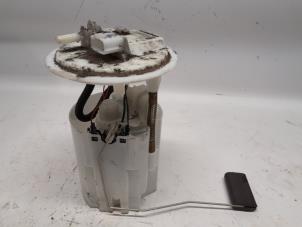 Gebruikte Tank element Pomp Renault Megane III Grandtour (KZ) 1.2 16V TCE 115 Prijs € 52,50 Margeregeling aangeboden door Reclycar De Boer BV