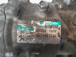 Pomp Airco van een Peugeot 3008 I (0U/HU) 2.0 HDiF 16V GT 2015