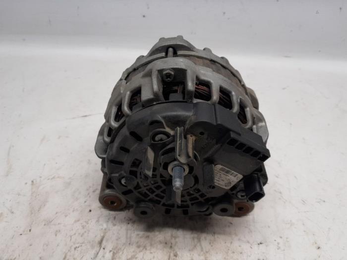 Dynamo van een Dacia Duster (HS) 1.6 SCe 115 16V 2017
