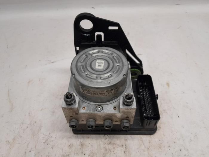 Gebruikte ABS Pomp Skoda Octavia Combi (NXAC) 2.0 TDI GreenTec 16V Prijs € 250,95 Margeregeling aangeboden door Reclycar De Boer BV