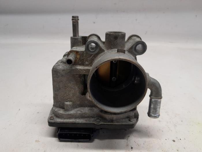 Gebruikte Gasklephuis Fiat Sedici (189) 1.6 16V Emotion 4x4 Prijs € 19,95 Margeregeling aangeboden door Reclycar De Boer BV