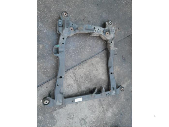 Gebruikte Subframe Opel Astra J Sports Tourer (PD8/PE8/PF8) 1.4 16V ecoFLEX Prijs € 52,50 Margeregeling aangeboden door Reclycar De Boer BV