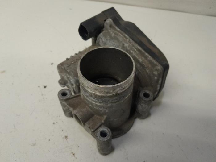 Gebruikte Gasklephuis Volkswagen Polo IV (9N1/2/3) 1.2 Prijs € 26,25 Margeregeling aangeboden door Reclycar De Boer BV