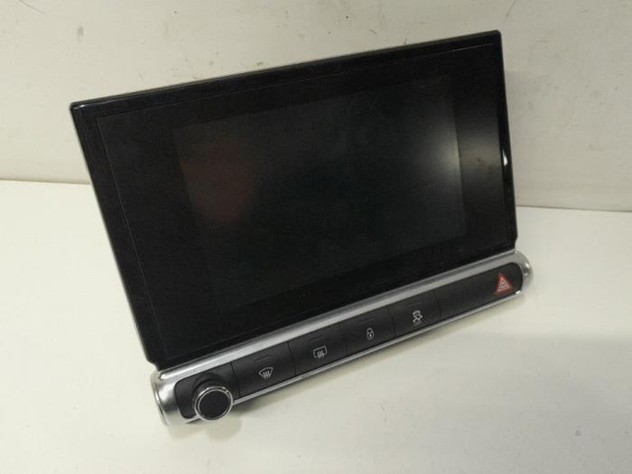 Gebruikte Display Multi Media regelunit Citroen C4 Cactus (0B/0P) 1.2 PureTech 82 12V Prijs € 236,25 Margeregeling aangeboden door Reclycar De Boer BV