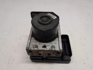 Gebruikte ABS Pomp Renault Twingo II (CN) 1.2 16V Prijs € 42,00 Margeregeling aangeboden door Reclycar De Boer BV