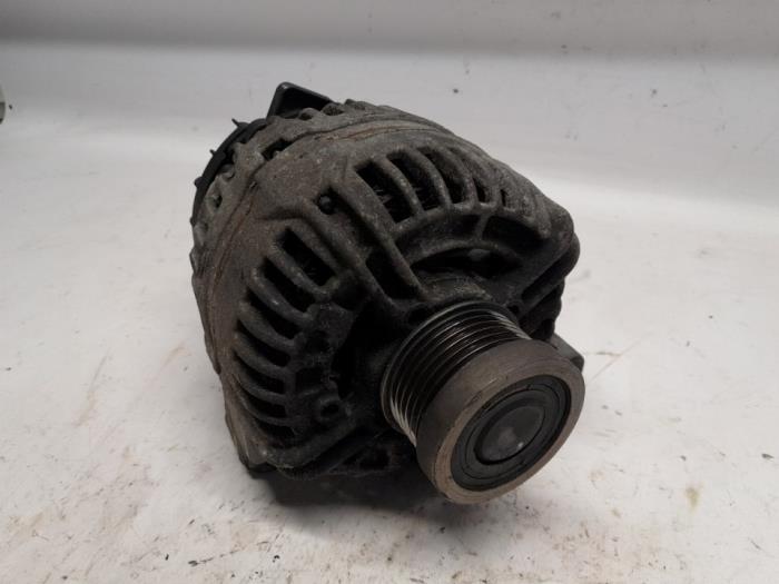 Gebruikte Dynamo Volvo XC90 I 2.4 D5 20V Prijs € 47,25 Margeregeling aangeboden door Reclycar De Boer BV