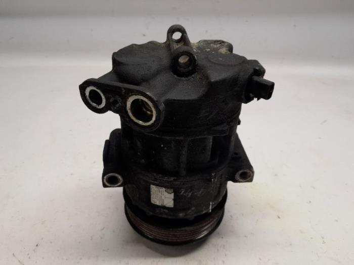 Gebruikte Aircopomp Opel Corsa D 1.2 16V Prijs € 78,75 Margeregeling aangeboden door Reclycar De Boer BV
